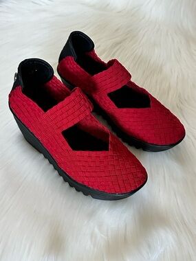 bernie mev. Stylish Lulia Red Woven Wedge Shoes Size 35 EU 4.5/ 5 US
